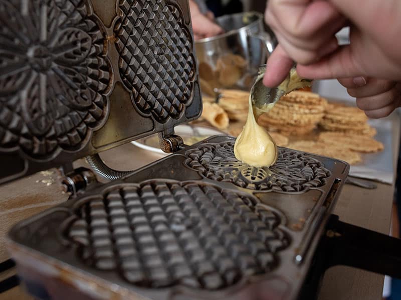 10 Best Pizzelle Makers For Authentic Italian Cookies In 2024