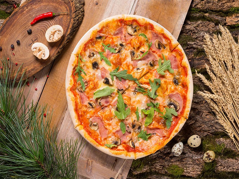  Pizza Lachs Grüner Salat