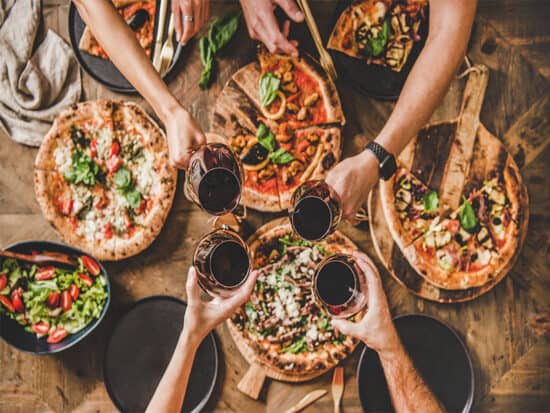 How To Keep Pizza Warm For A Party? 13 Easy Ways 2023