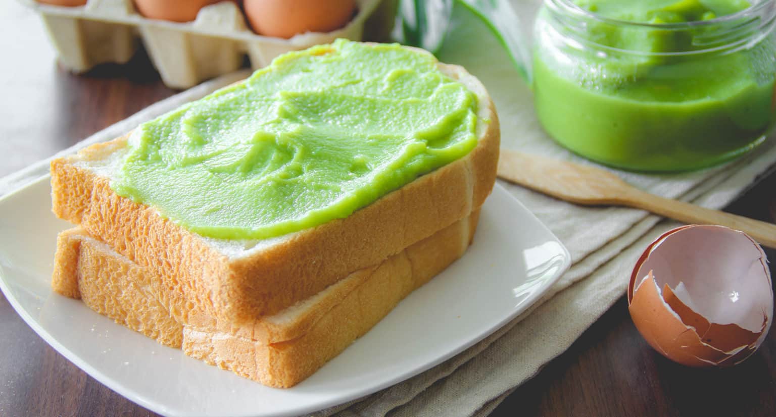 What Does Pandan Taste Like? Discover Its Unique Flavor in 2024