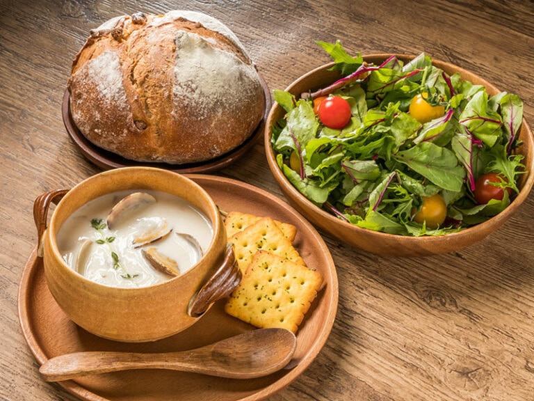 What To Serve With Clam Chowder