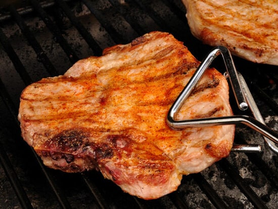 how can you tell if pork chops are done without a thermometer