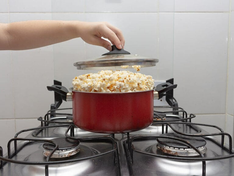 Why Is My Popcorn Chewy Tips To Fix It Right Away For Perfect Popcorn 2024   Pan Full Popcorn 768x576 