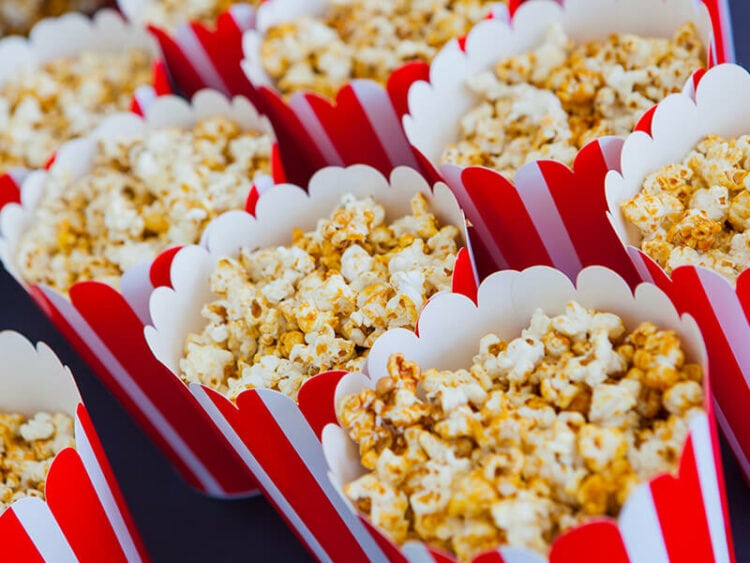 Yellow vs. White Popcorn – Notable Differences You Need to Know 2024