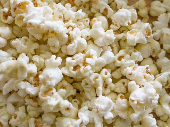 Yellow Vs White Popcorn Notable Differences You Need To Know 2024