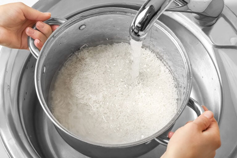 Rinsing Rice Saucepan