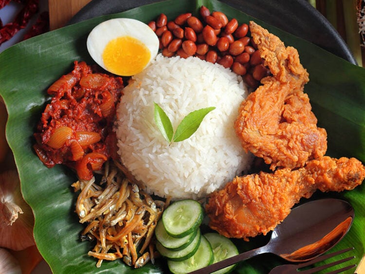 30 Malaysian Street Foods to Relish for Real Flavors in 2024