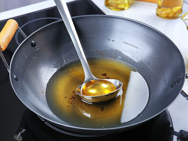 Reusing Oil After Frying Chicken Best Practices 2024