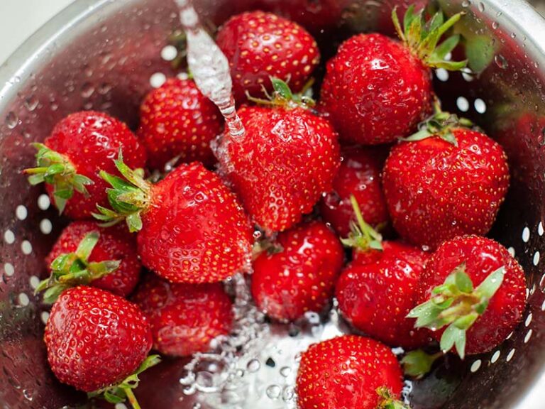 How To Clean Strawberries