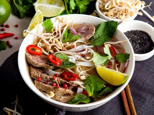 What is Phở? Exploring Vietnamese Cuisine 2024