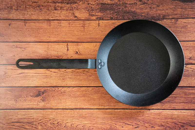 Isolate Carbon Steel Skillet