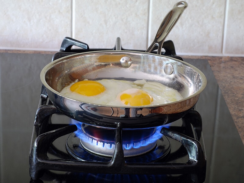 Cooking Eggs On Gas Stove