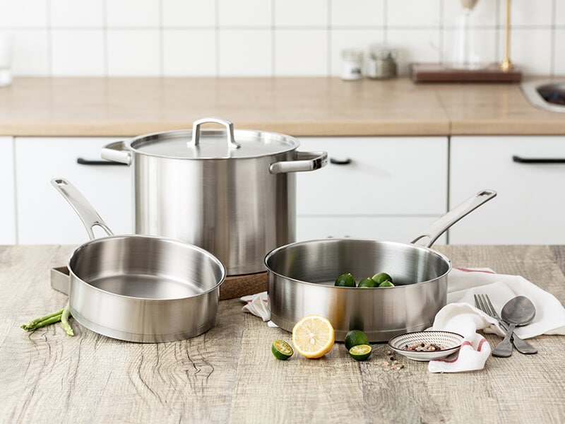 Set Cookware On Table