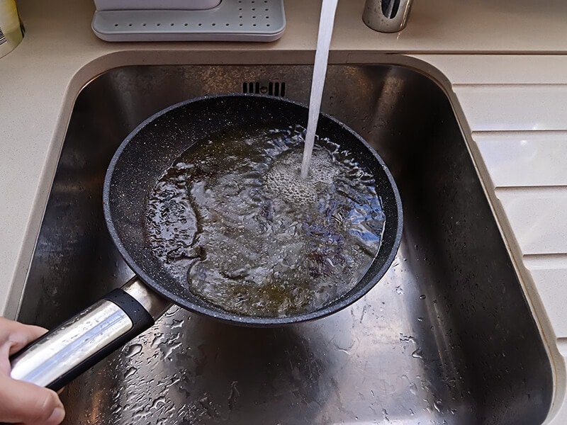 Wash Pans With Hands