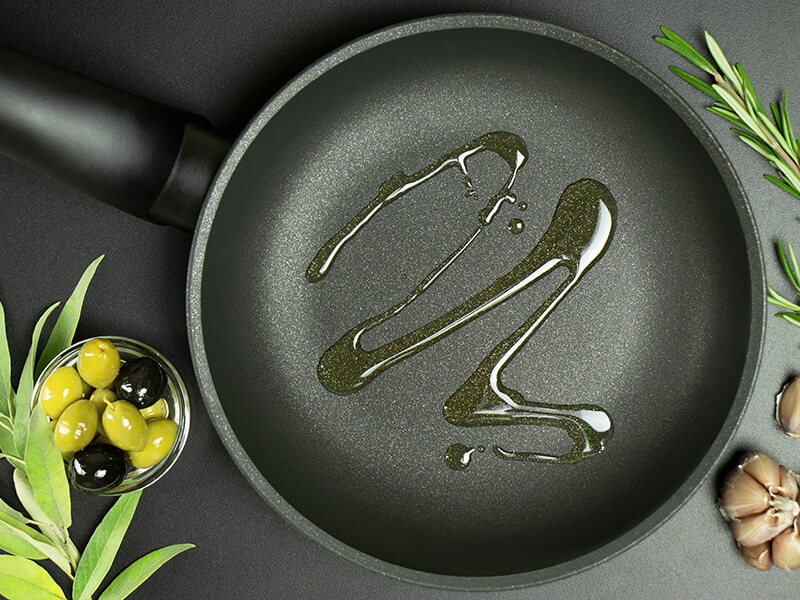 Carbon Steel Cookware With Olive Oil