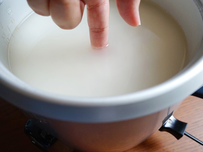 Finger Method For Measuring Water