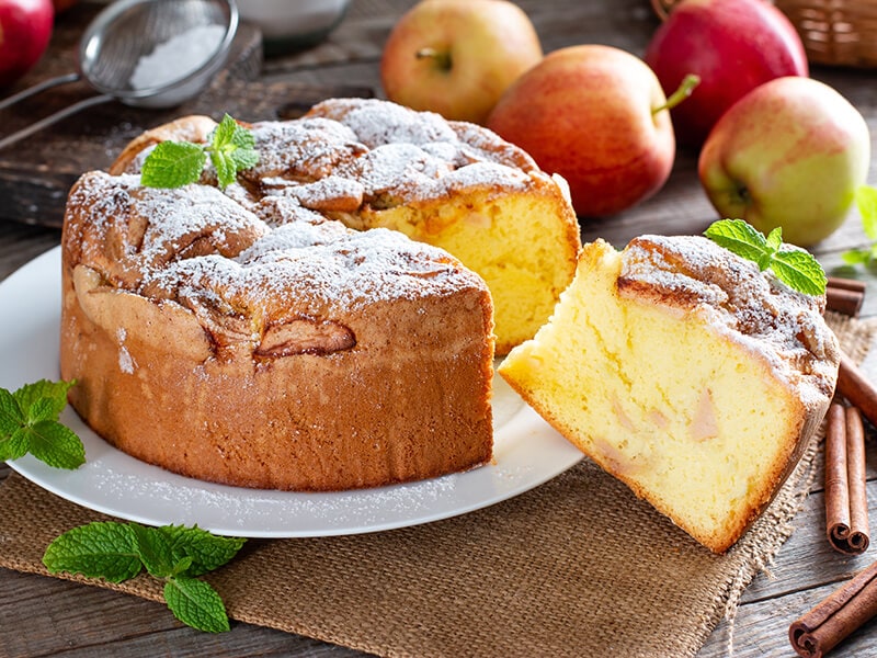 Sponge Cake With Apples