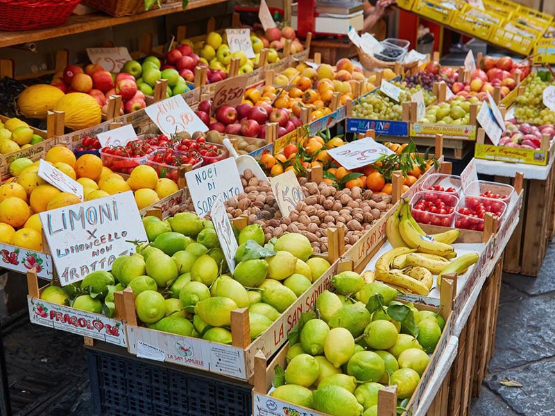 italy citrus fruit stand